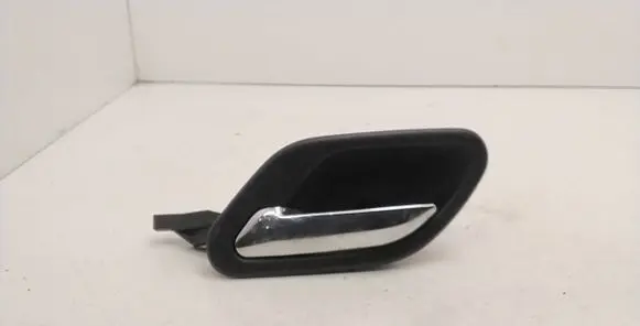 BMW 5 E39 Front door interior handle 8226049