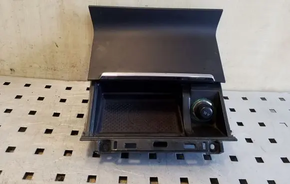 Skoda Superb B6 (3T) Ashtray (front) 3T0857962B 3T0863077B