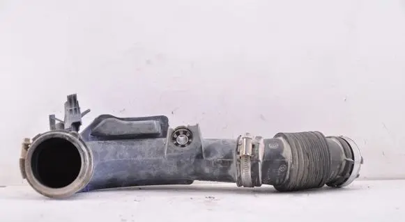 Dacia Sandero III Intercooler hose/pipe 165750995R