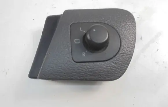 Skoda Octavia Mk2 (1Z) Wing mirror switch 1U1867185B