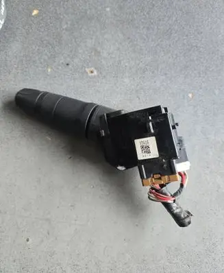 Nissan X-Trail T30 Indicator stalk 25540 3212 AV620