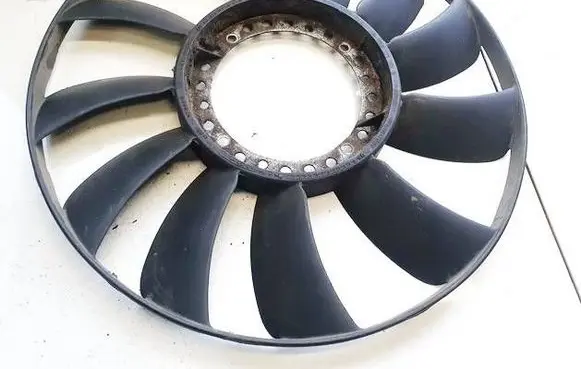 Volkswagen PASSAT B5 Fan impeller 058121301b