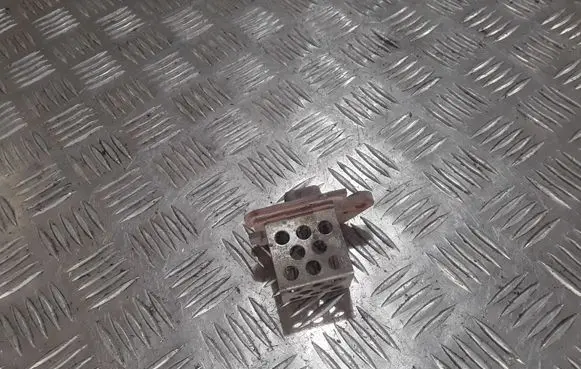 Coolant fan relay