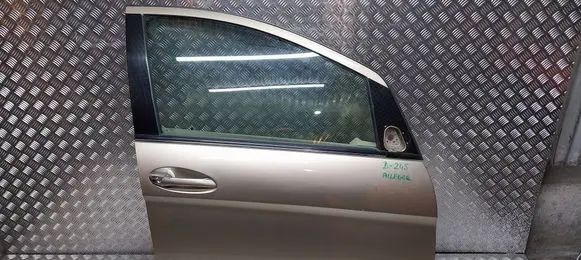 Mercedes-Benz B W245 Front door S26378604