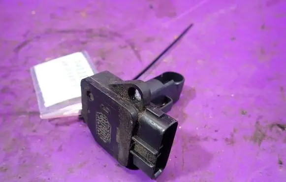 Toyota Corolla E120 E130 Mass air flow meter 1974002030