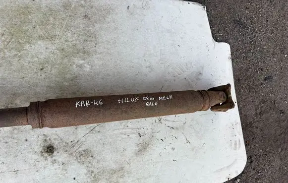 Toyota Hilux (AN10, AN20, AN30) Rear driveshaft/prop shaft