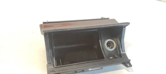 Mercedes-Benz E W210 Ashtray (front) 