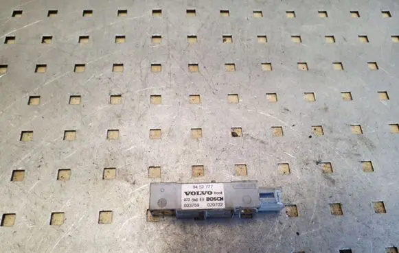 Volvo S80 Airbag deployment crash/impact sensor 9452777
