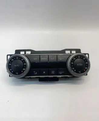 Mercedes-Benz C W204 Interior fan control switch A2048309885