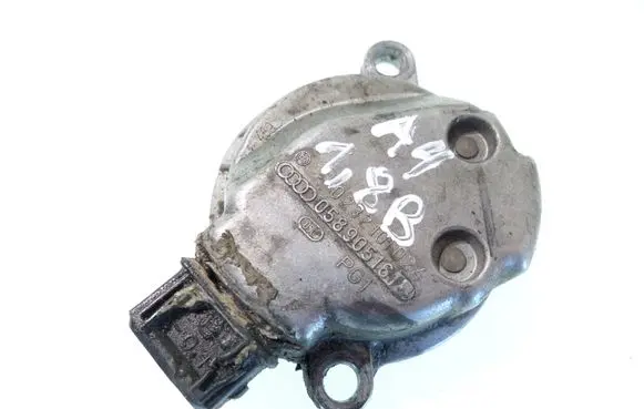 Audi A4 S4 B5 8D Camshaft position sensor 058905161B
