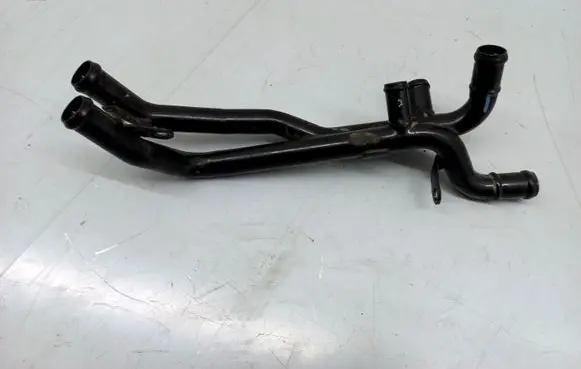 Volkswagen Jetta VI Engine coolant pipe/hose 5C0121070 5C0121064