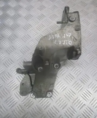 Alfa Romeo 147 Engine mounting bracket 46767681
