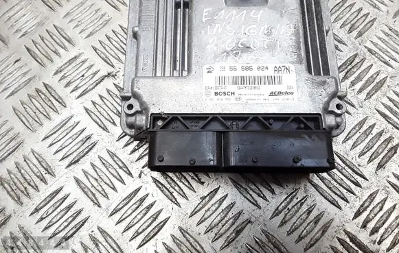 Opel Insignia A Engine control unit/module 55585024 0281018769