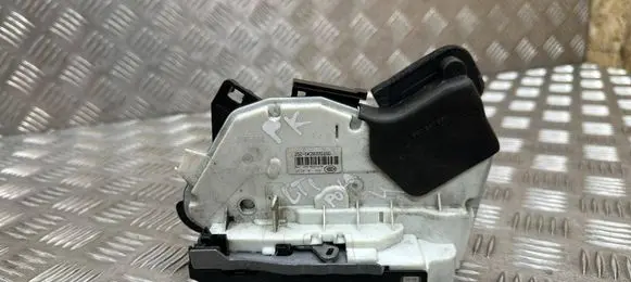 Volkswagen Polo V 6R Front door lock 5K2837015 5K2837015D