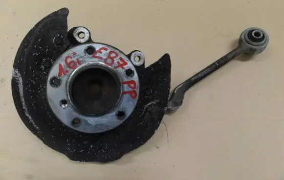 BMW 1 E81 E87 Front wheel hub spindle knuckle