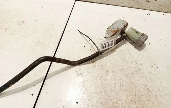 Honda CR-V Brake fluid reservoir 
