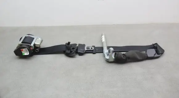 Maserati Ghibli Front seatbelt 6700216420