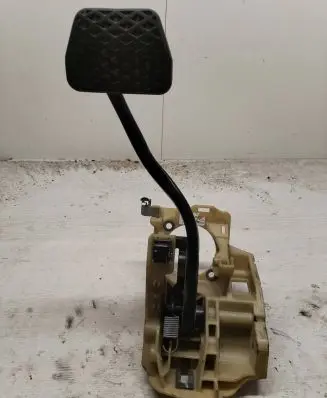 BMW 5 E39 Brake pedal 675994707