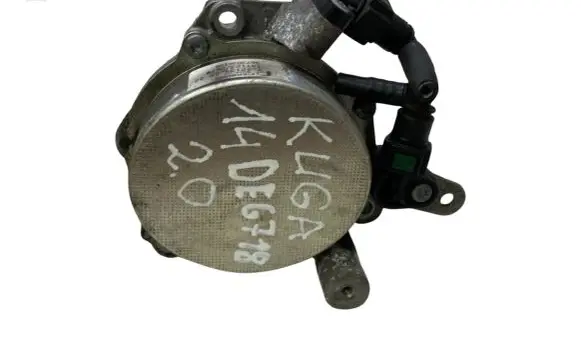 Ford Kuga II Vacuum pump 9673836180