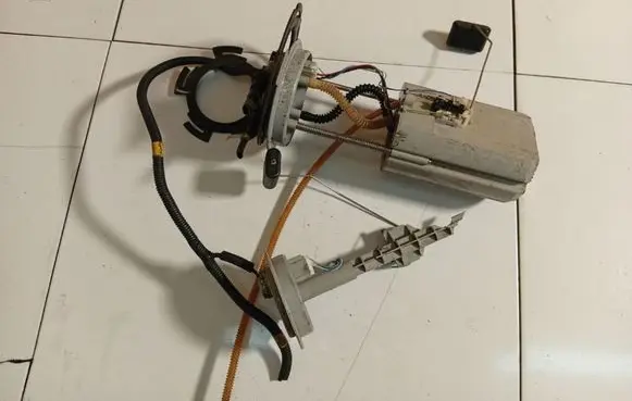 Opel Antara In-tank fuel pump 96830395