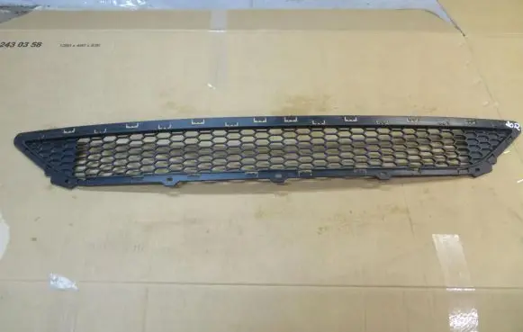 Hyundai Tucson TL Front bumper lower grill 86561-D7000