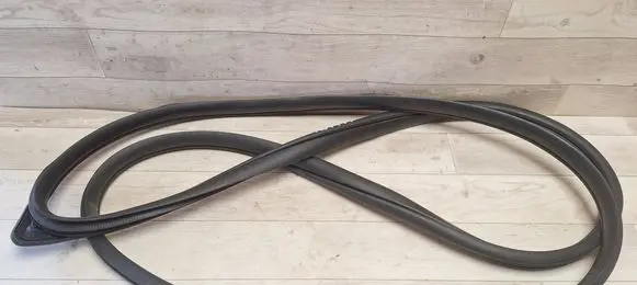 Hyundai i40 Rubber seal front door (on door) 