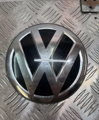 Volkswagen Tiguan Manufacturer badge logo/emblem 5NA853601