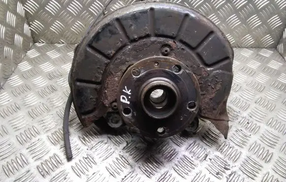 Volkswagen PASSAT B6 Front wheel hub