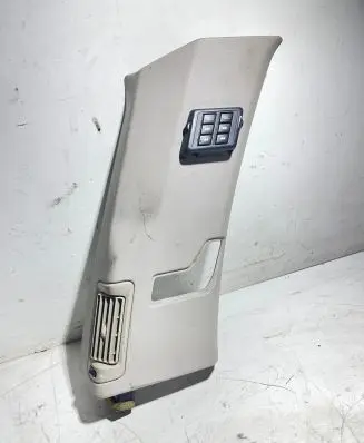 Volvo XC90 (C) pillar trim