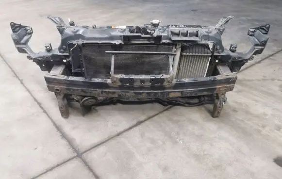Hyundai i30 Radiator support slam panel