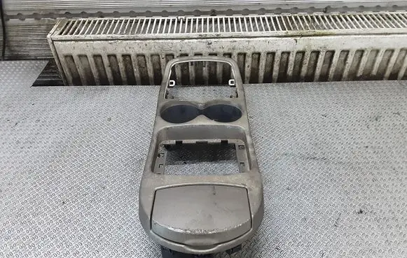Cup holder front