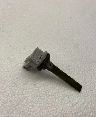 Skoda Superb B5 (3U) Oil temperature sensor 4B0820539