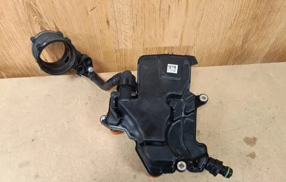 Mercedes-Benz C AMG W205 Oil breather separator A1760780500 A1770107502