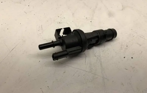 BMW X2 F39 Fuel tank valve 7621174 1282
