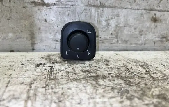 Volkswagen Golf V Wing mirror switch 1KO959565K