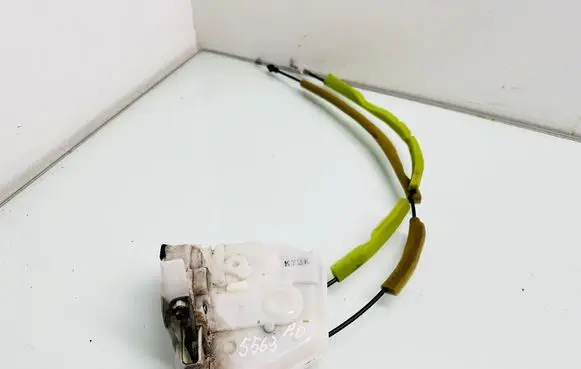 Mazda CX-5 Front door lock U37H48R