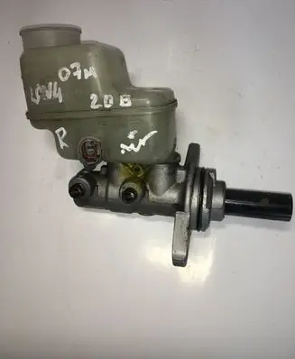 Toyota RAV 4 (XA30) Master brake cylinder