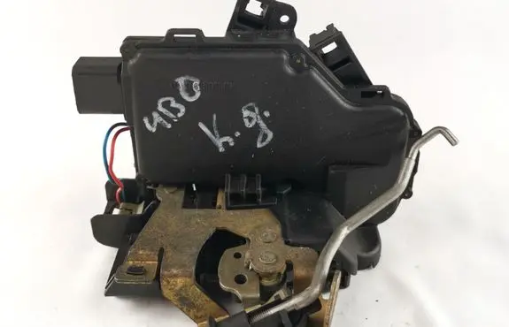 Audi A6 S6 C5 4B Rear door lock