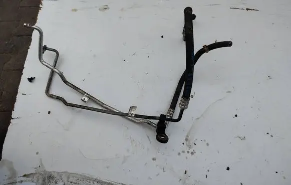 Power steering hose/pipe/line