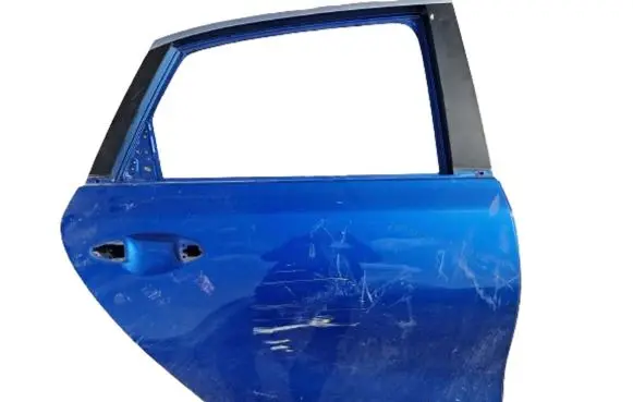 KIA Ceed Rear door
