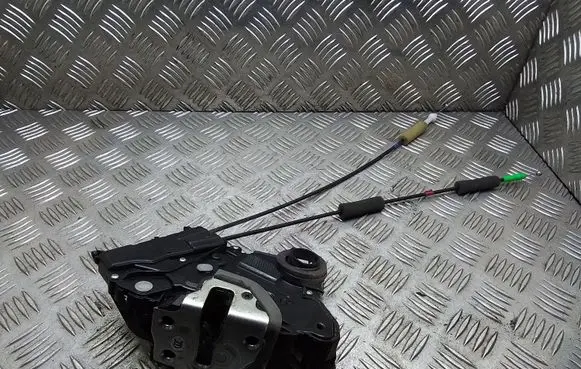 Toyota Prius (XW30) Front door lock