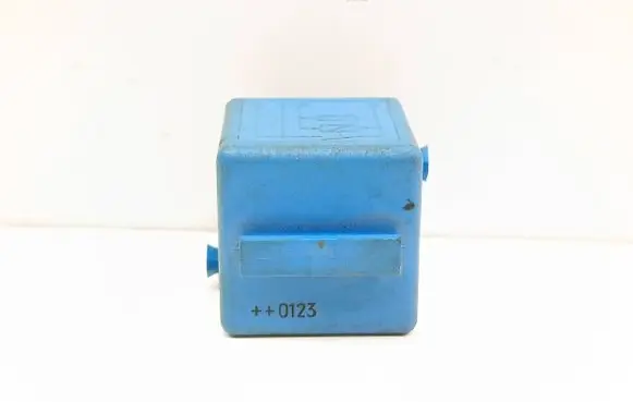 BMW 5 E39 Other relay 6915327 6136