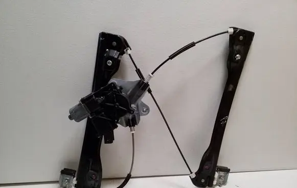 Chevrolet Orlando Front door window regulator with motor 98820J3020 82402J3920