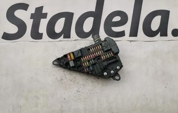BMW 5 E60 E61 Fuse module 690658805 518811039