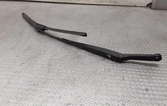 Windshield/front glass wiper blade