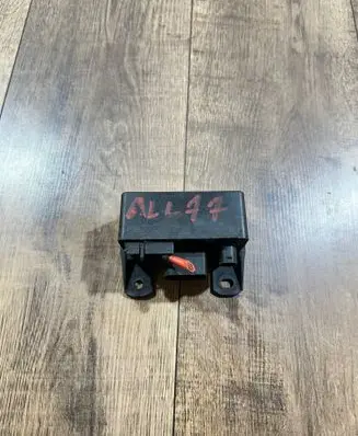 Mercedes-Benz E W211 Glow plug pre-heat relay