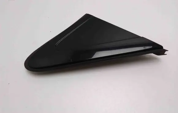 Fender trim (molding)