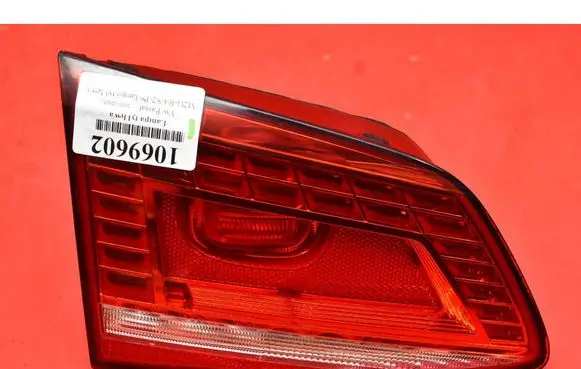 Volkswagen PASSAT CC Rear/tail lights 