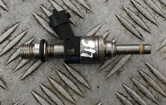 Porsche Cayenne (9PA) Fuel injector 94860523001