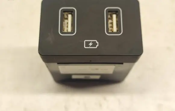 Hyundai Tucson IV NX4 USB socket connector 96125N9500